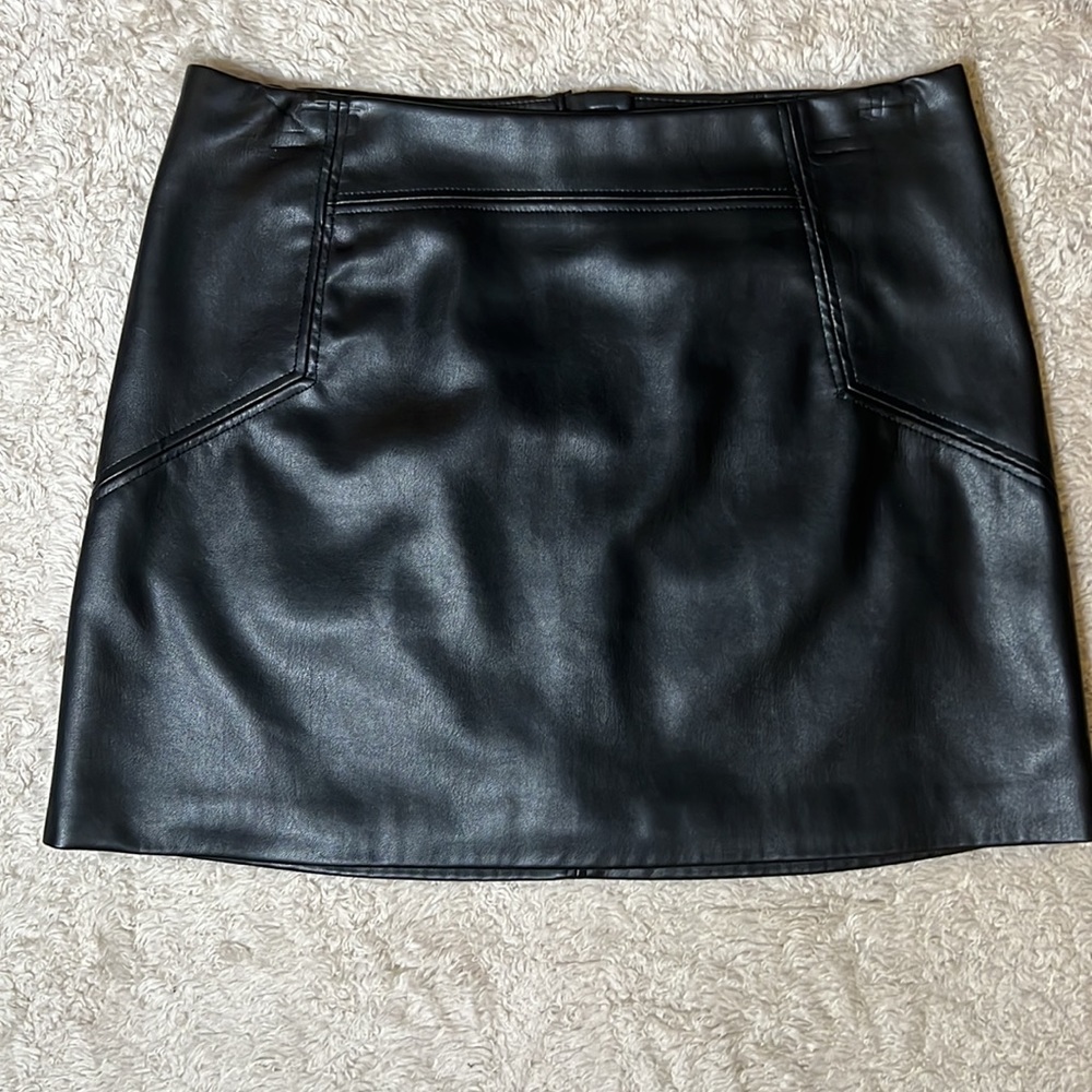 H&M Black Faux Leather Mini Skirt NWT Sz 10